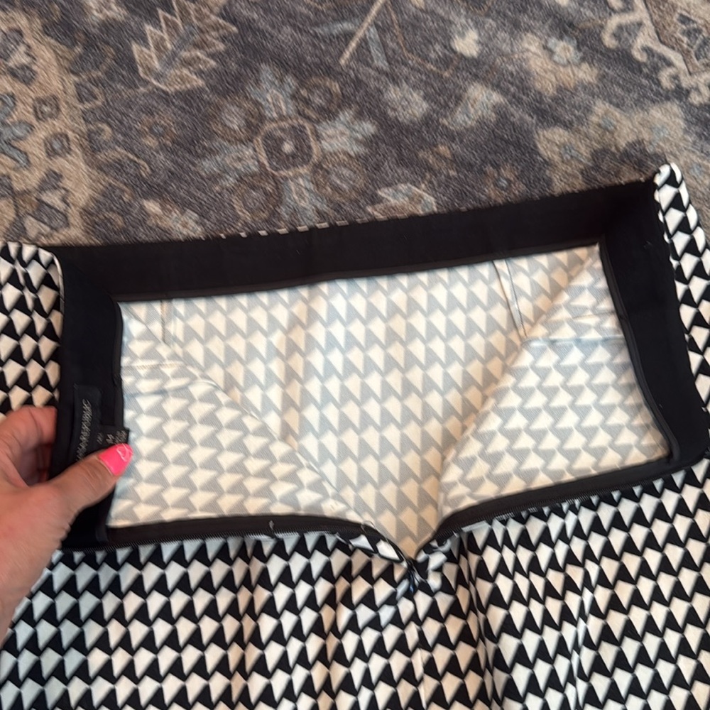 BANANA REPUBLIC geometric pattern viscose/spandex skirt size 14 tall like new - Picture 4 of 5